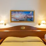 Hotel Ambasciata Venice - Atika & Atif Mestre
