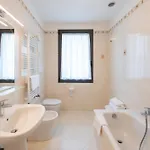 Hotel Ambasciata Venice - Atika & Atif