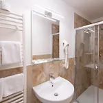 Ambasciata Venice - Atika & Atif 3*