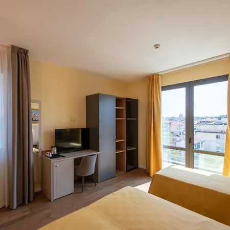 Hotel Ambasciata Venice - Atika & Atif