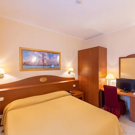 Hotel Ambasciata Venice - Atika & Atif Mestre