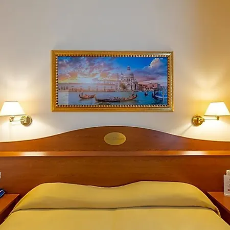 ホテル Ambasciata Venice - Atika & Atif 3*