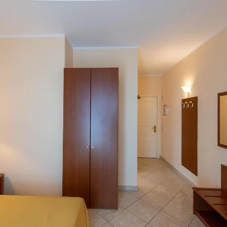 Ambasciata Hotel 3*