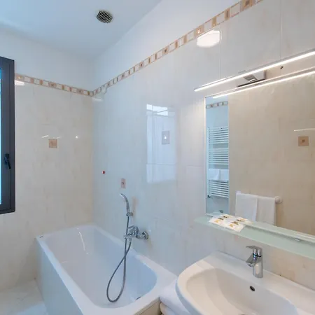 Hotel Ambasciata 3*